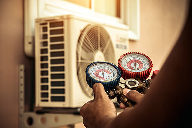 Professional Hvac technician working in Camden Wyoming, DE